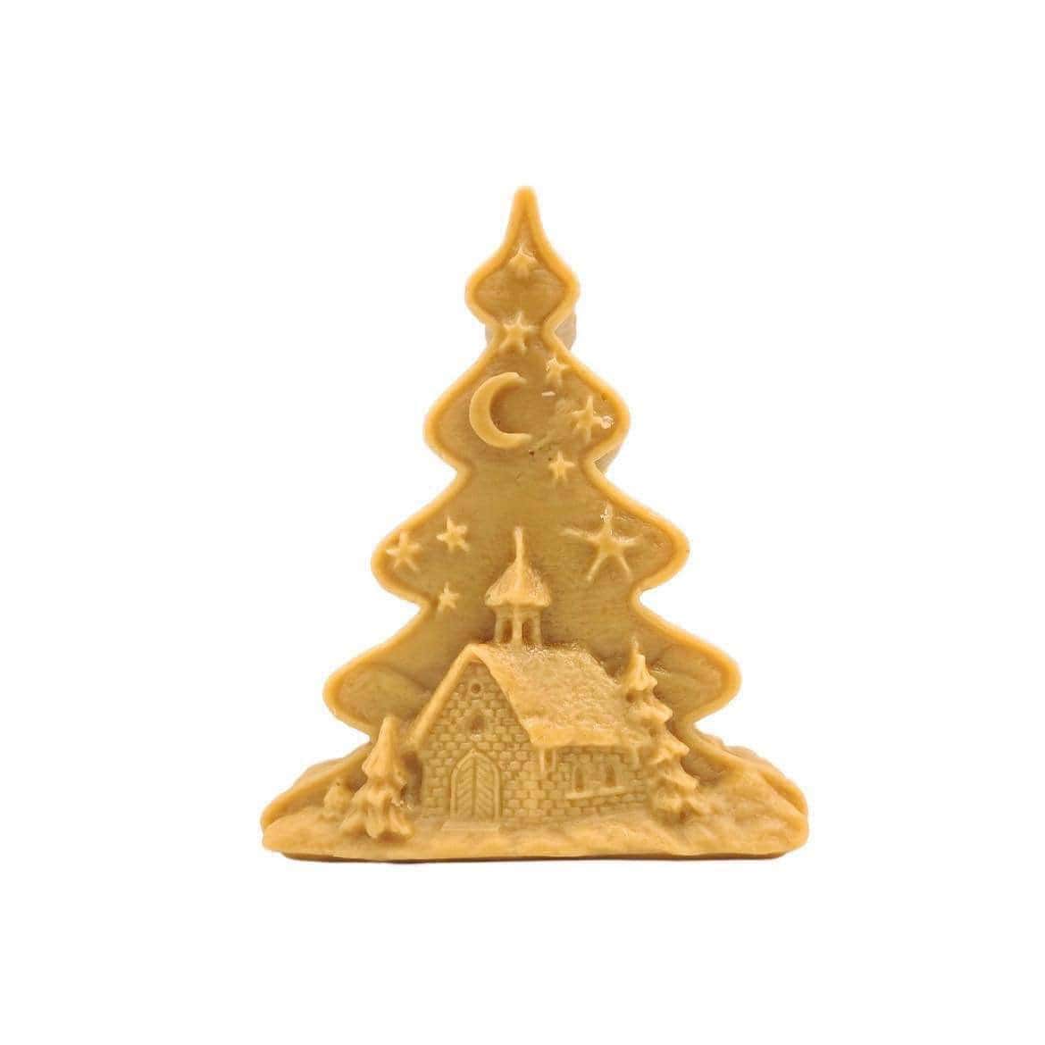 Weihnachtsbaum mit einer Kirche Wachsfigur